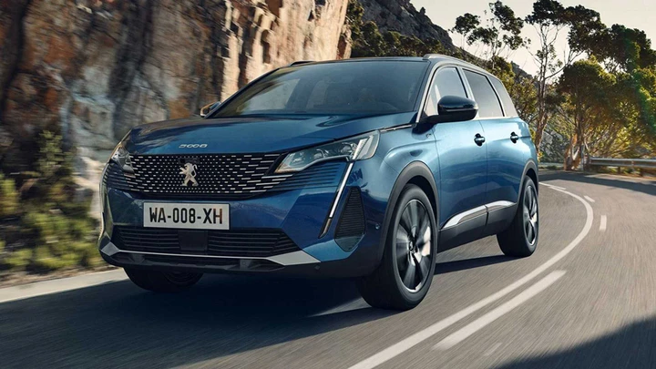 Peugeot 5008 restyling 2021: immagini ufficiali