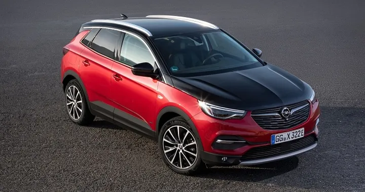 Opel Grandland X Hybrid4 AWD: via alle ordinazioni in Italia