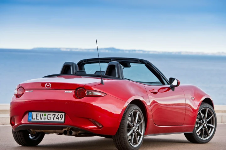 Auto a trazione posteriore: Mazda MX-5
