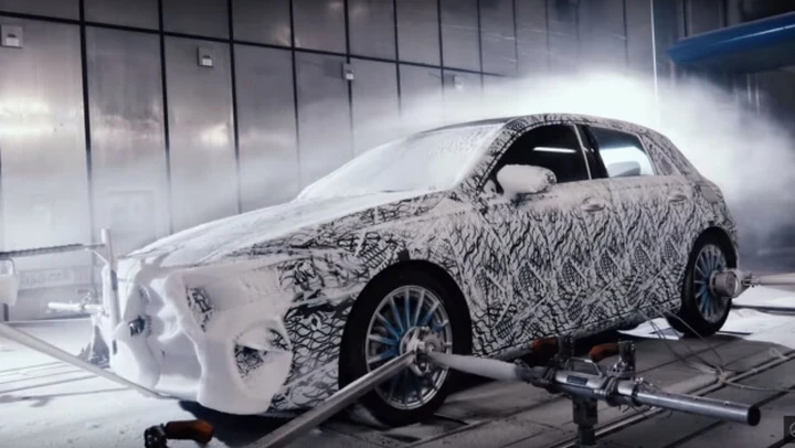 Mercedes Classe A 2018: nuovo teaser durante i test invernali