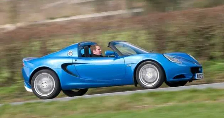 Nuova Lotus Elise 1.6: costa 39.144 euro