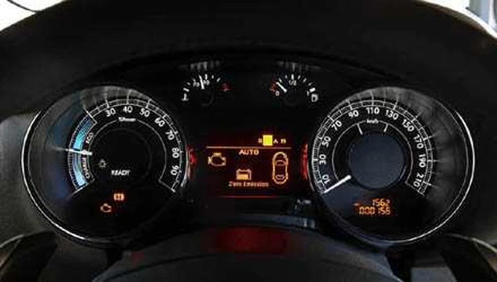 Peugeot 3008 HYbrid4: diesel e pure elettrica