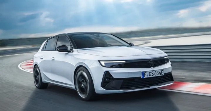 Opel Astra e Grandland GSe: prezzi e novità