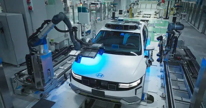 Hyundai Ioniq 5 Robotaxi: partita la produzione nel nuovo centro di Singapore