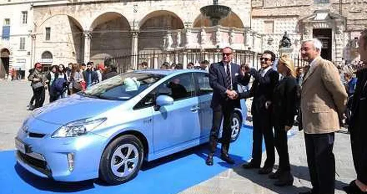Toyota: una Prius Plug-in al sindaco di Perugia