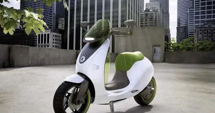 Smart e-scooter: a Parigi su due ruote