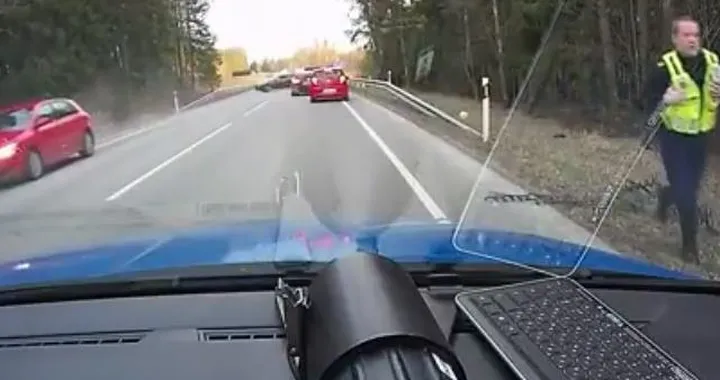 Estonia: ubriaco alla guida, la polizia lo ferma così