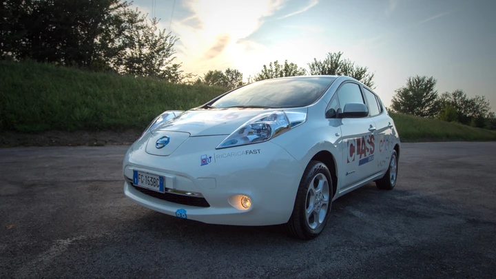 Nissan LEAF: dal Nord al Sud d'Italia a zero emissioni