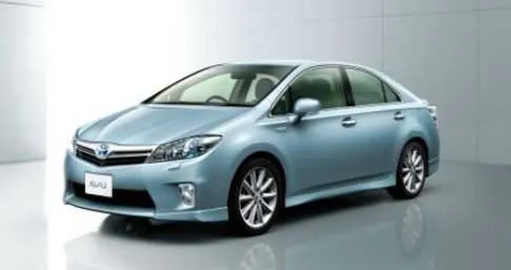 In arrivo una ibrida più grande di Prius