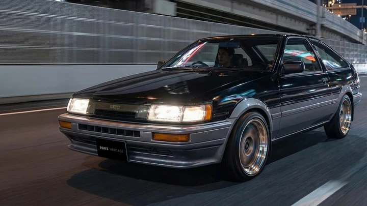 Toyota Corolla AE86: la leggenda da 192 CV che sfida il tempo