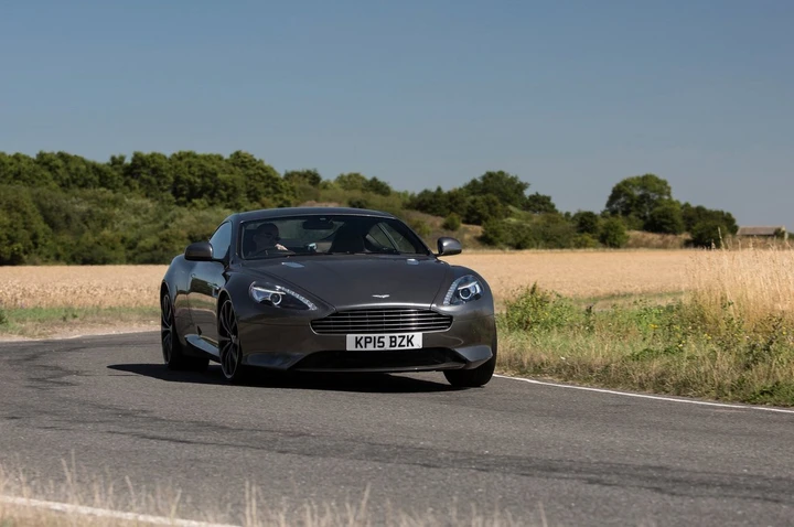 Aston Martin DB9 GT : immagini ufficiali