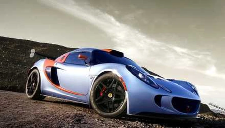 Lotus in pista con Google Street View