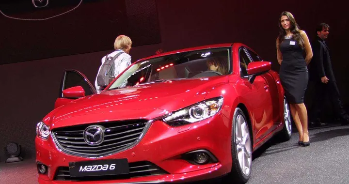 Mazda6 Wagon al Salone di Parigi 2012