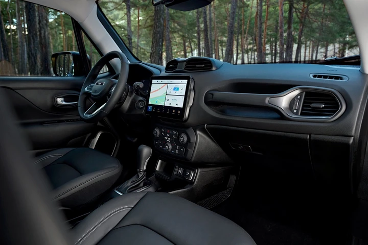 Jeep Renegade 2024: aperti gli ordini, ecco le novità