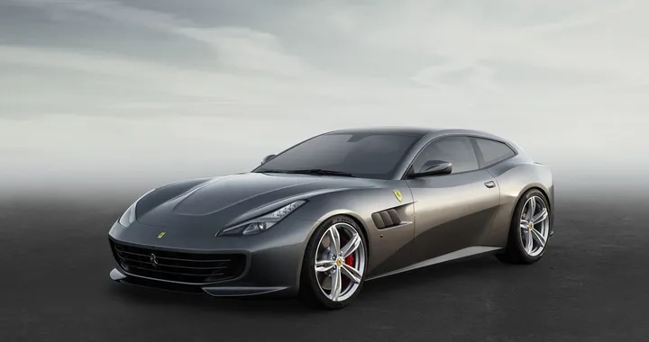 Ferrari GTC4 Lusso: sportività integrale
