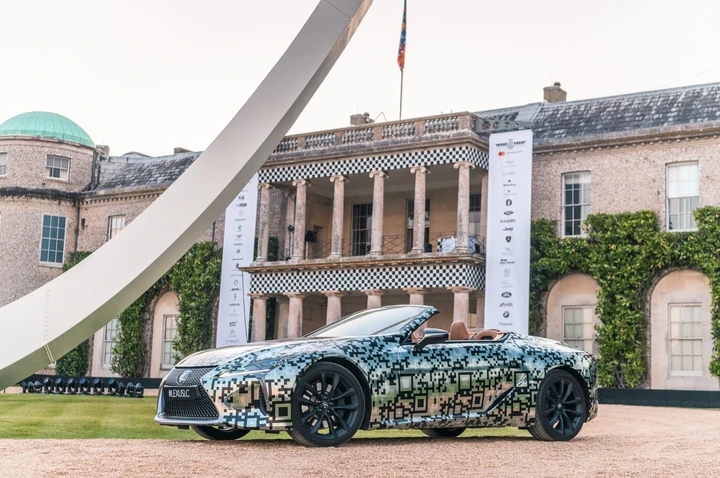 Lexus LC Convertible, in anteprima al Goodwood Festival of Speed 2019: immagini ufficiali
