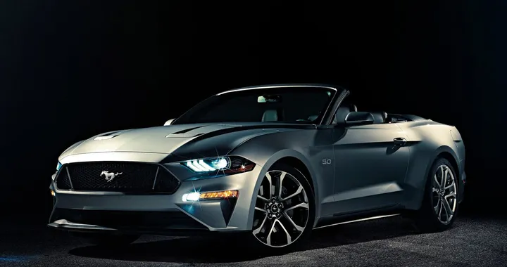Ford Mustang GT Convertible: svelato il restyling 2017