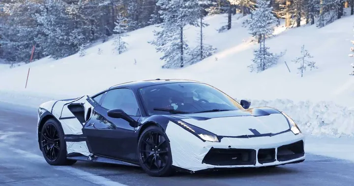 Ferrari V6 ibrida: arrivano le foto spia