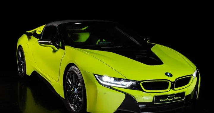 Alcantara e BMW i8 Roadster LimeLight Edition