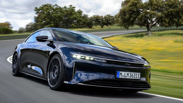 Lucid Air Sapphire, il guanto di sfida a Tesla: vuole il suo trono