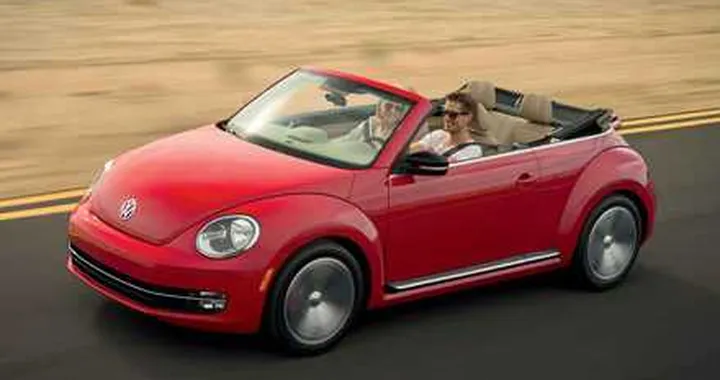 Volkswagen Maggiolino Cabriolet al Salone di Los Angeles 2012