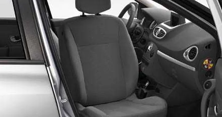 Sulla Clio arriva il sedile girevole: 1.600 euro