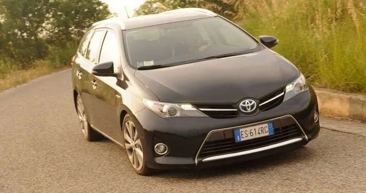 Toyota Auris Touring Sports Hybrid: la prova su strada