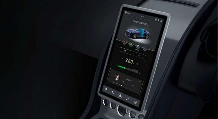 Aston Martin: debutta la Rapide S con Autolink