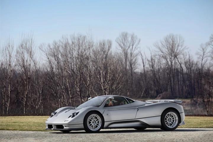 Pagani, a Ginevra si celebra il ventesimo anniversario della Zonda