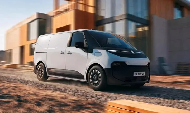 Renault Trafic E-Tech è Furgone dell’Anno 2027: 470 km di autonomia