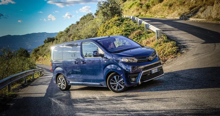 Toyota Proace Verso: la prova su strada