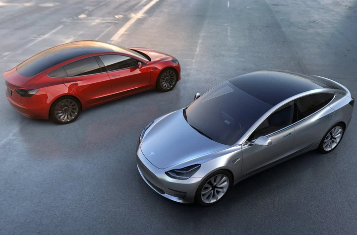 Tesla Model 3: prime immagini ufficiali