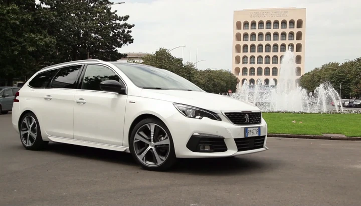 Peugeot 308 SW GT Line: sportiva e connessa