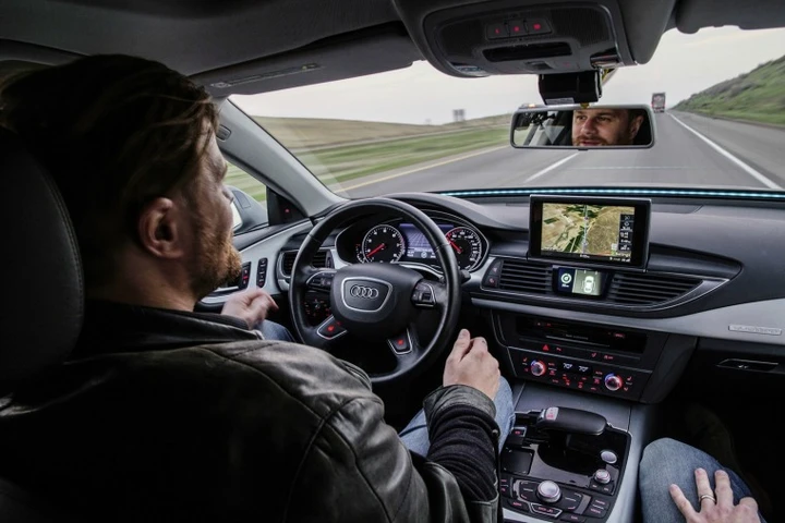 Guida autonoma: la Germania autorizza i test su strada