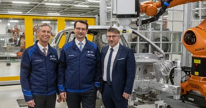 Bmw iNext: 400 milioni per gli impianti di Dingolfing