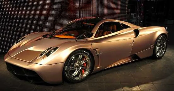 Pagani Huayra, supercar da 700 cavalli