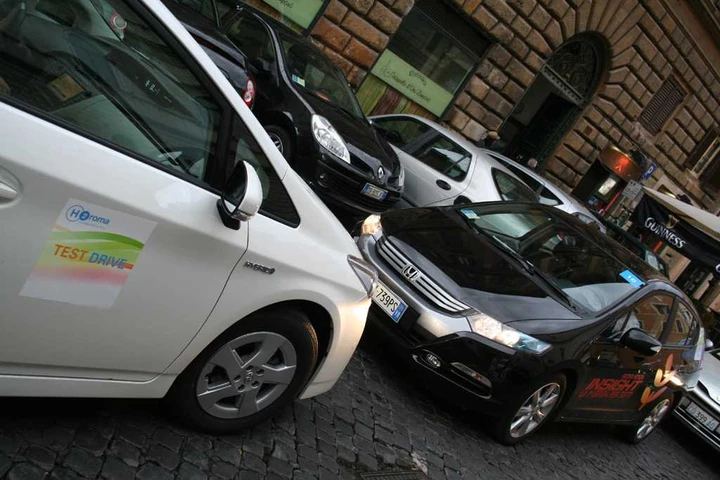 Toyota Prius vs Honda Insight