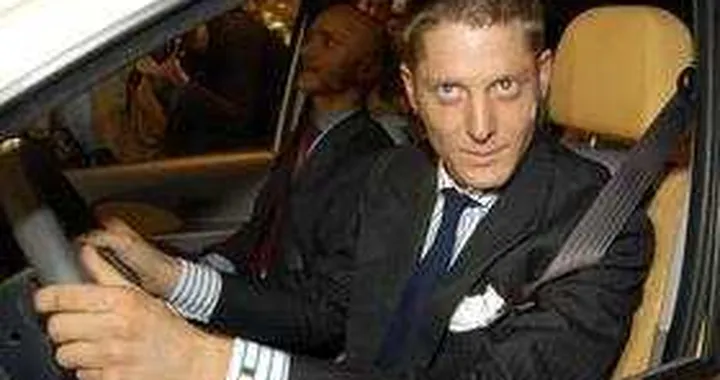 L'ingloriosa sosta di Lapo Elkann a Milano