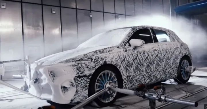 Mercedes Classe A 2018: nuovo teaser durante i test invernali