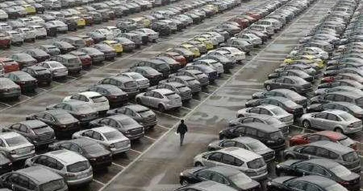 Pechino: bivacco in strada per un parcheggio