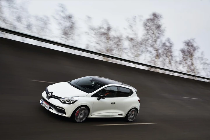 Renault Clio R.S. 220 EDC Trophy: da 25.900 euro