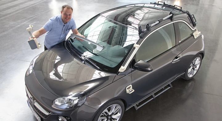 Opel: stampanti 3D per l'assemblaggio