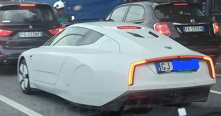 XL1, la Volkswagen da 1 litro per 100 km che è già leggenda