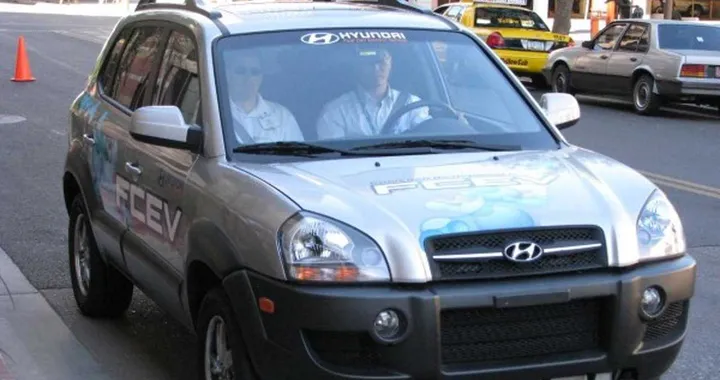 Hyundai punta sull'auto a idrogeno