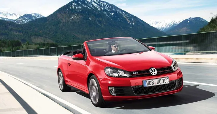 Volkswagen Golf GTI Cabriolet: prezzo da 32.100 euro
