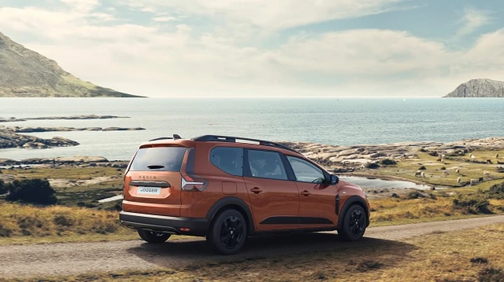 Dacia Jogger: versioni, allestimenti e prezzi