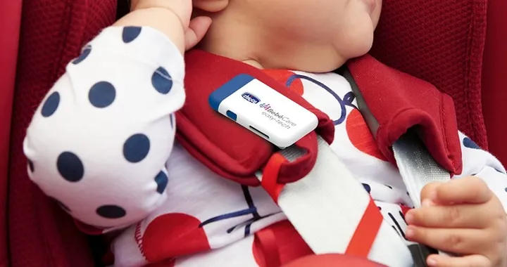Seggiolini auto e accessori antiabbandono per bambini: quali scegliere