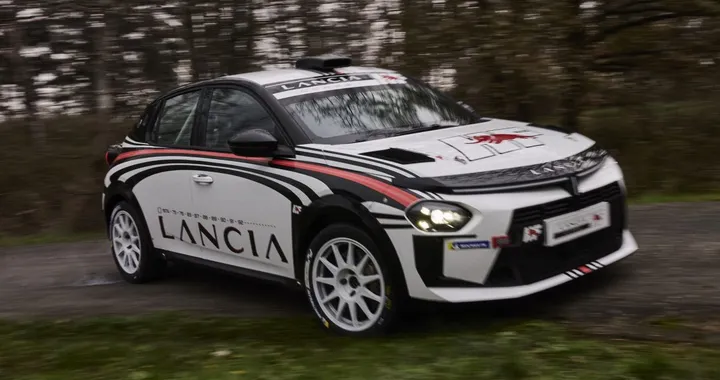 Trent’anni di attesa, un successo storico: la rinascita Lancia parte dalla Ypsilon Rally4 HF