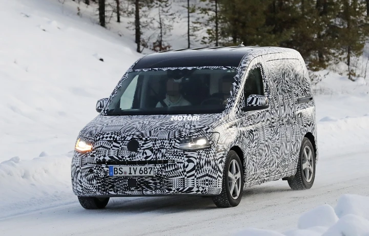 Volkswagen Caddy: le foto spia