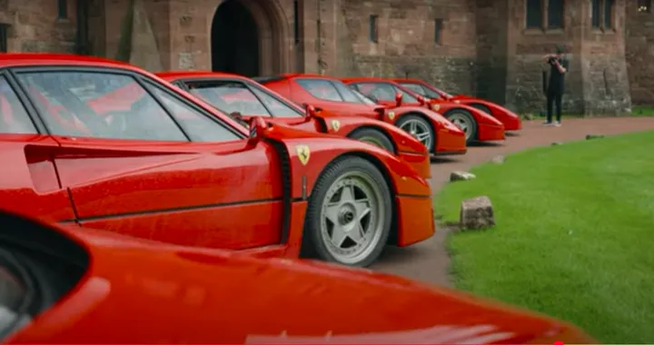 Ferrari F40 & Enzo a tutta velocità: un raduno esclusivo che ha infiammato la pista [VIDEO]